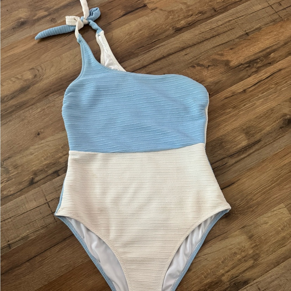 Cupshe Blue and White One-Shoulder Swimsuit